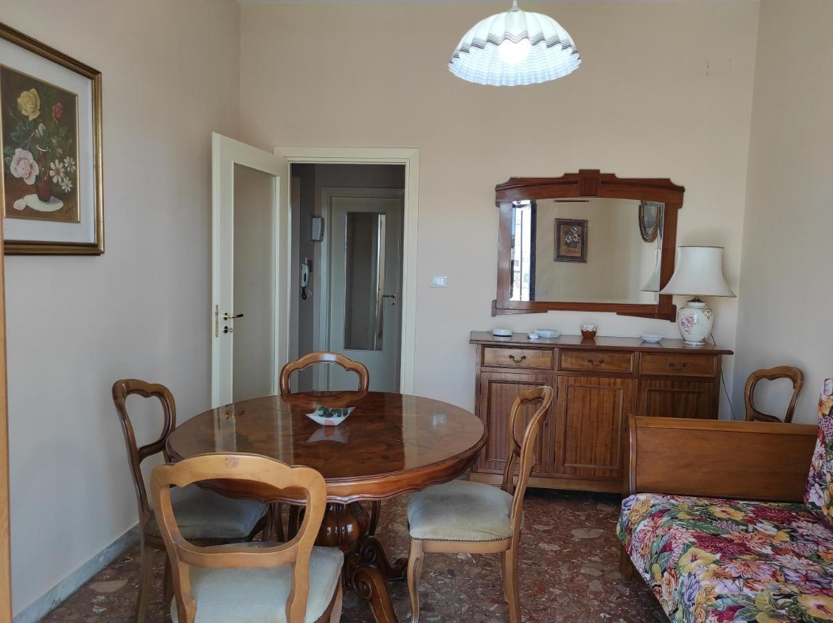 La Colonna Holiday House Apartamento Lecce Exterior foto