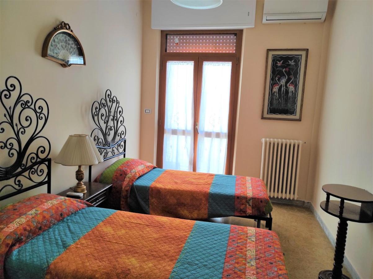 La Colonna Holiday House Apartamento Lecce Exterior foto
