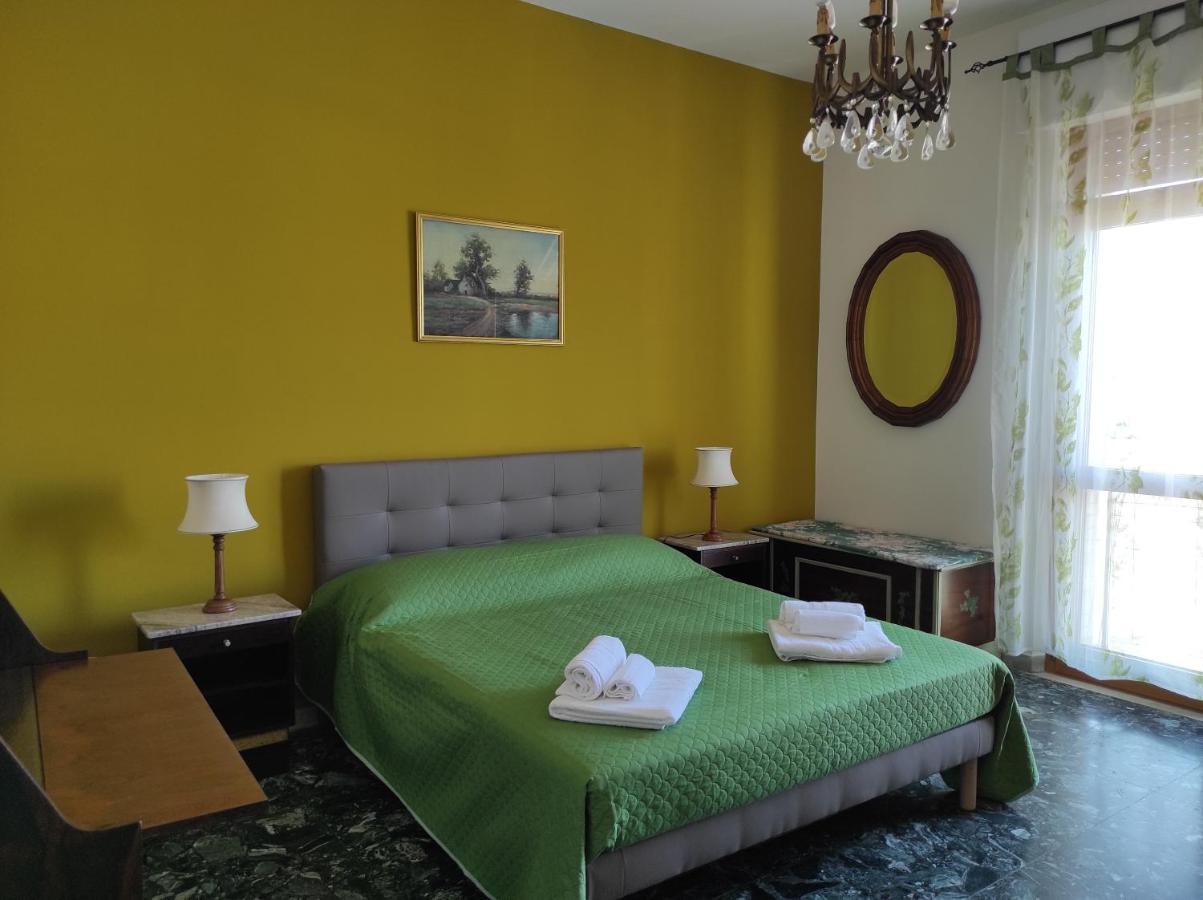La Colonna Holiday House Apartamento Lecce Exterior foto